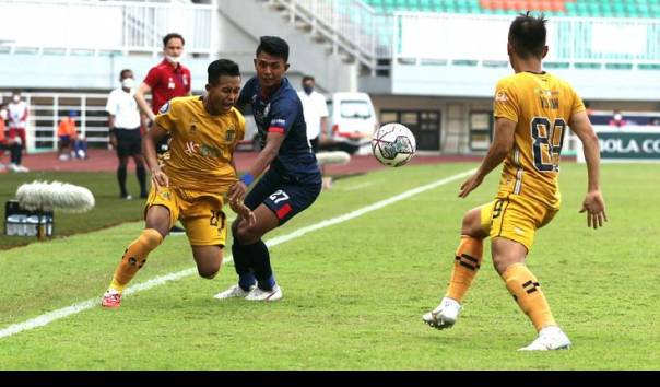 hasil-liga-1-ditahan-imbang-10-pemain-bhayangkara-pelatih-arema-fc-tetap-puas
