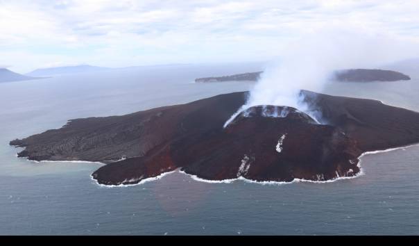 sepanjang-sabtu-gunung-anak-krakatau-erupsi-tiga-kali