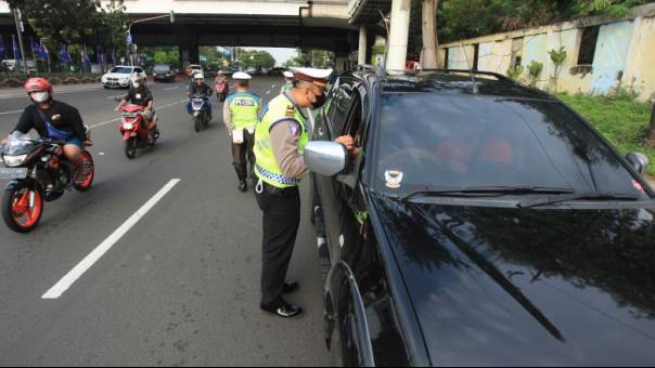 Polisi Dilarang Tilang Manual dan Diminta Pakai ETLE, Ini Cara Cek Anda