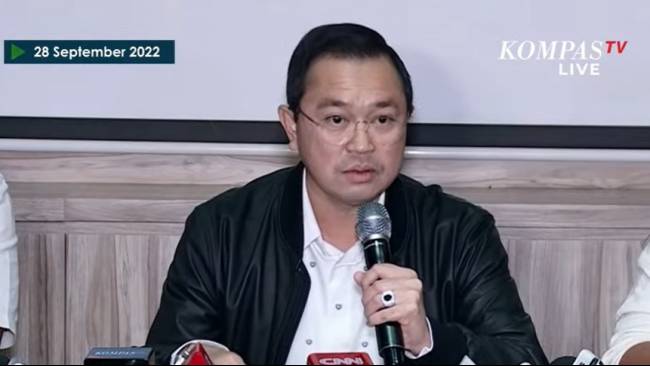 Porno jinsiy massajni tomosha qiling Saunada katta kokrak jinsiy aloqa