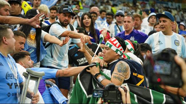 piala-dunia-2022-lionel-messi-dihina-pendukung-argentina-dan-meksiko-berkelahi-di-stadion