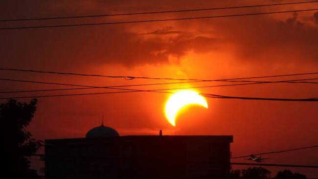 Gerhana Matahari Hibrid diprediksi akan terjadi pada 20 April 2023 atau akhir bulan puasa Ramadan 1444 hijriah.