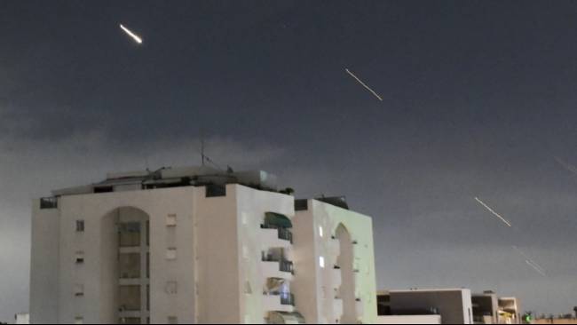 Serangan rudal Iran ke Israel, Minggu (14/4/2024).