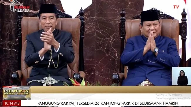 Jokowi Widodo atau Jokowi dan Presiden Terpilih Prabowo Subianto di Gedung MPR/DPR RI, Jakarta, Minggu (20/10/2024). Prabowo resmi menjadi Presiden ke-8 RI usai mengucapkan sumpah dan janji. 