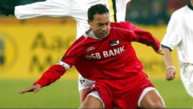 Landzaat Rms Profil Denny Landzaat, Asisten Pelatih Timnas Indonesia Berdarah Maluku ...