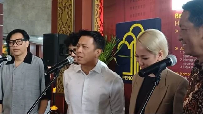 Ariel NOAH kembali bersuara lantang soal aturan royalti yang dianggap tumpang tindih dan membingungkan.