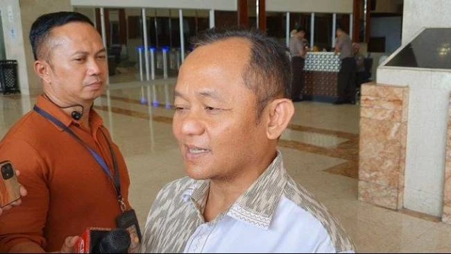 prabowo-dikabarkan-temui-megawati-tadi-malam-begini-respons-sekjen-golkar