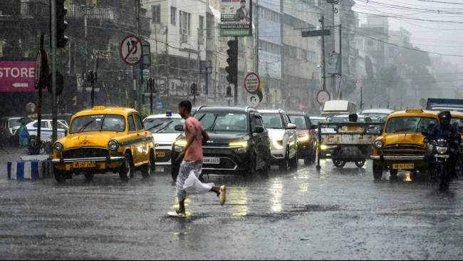 Peringatan Dini BMKG 20-21 April 2025: Waspada Hujan Lebat di Sejumlah  Wilayah Indonesia