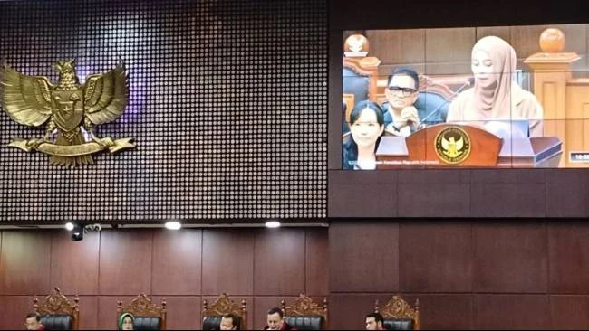 lesti-kejora-menangis-di-sidang-mk-saya-hanya-nyanyi-di-acara-atas-permintaan-penyelenggara