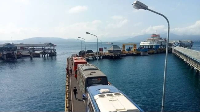 gilimanuk-padat-kemenhub-tambah-armada-dan-percepat-rotasi-kapal