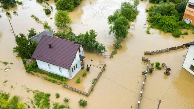 peringatan-potensi-hujan-dan-banjir-di-minggu-ketiga-september-2025-3-provinsi-berkategori-awas