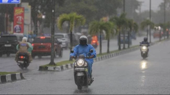BMKG Peringatkan Hujan Lebat hingga Sangat Lebat di 10 Provinsi pada Awal Mei 2026 — image 4