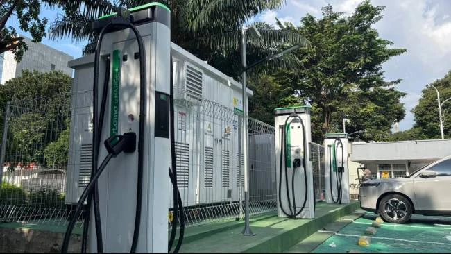 Kompas Gramedia Dan Utomo Chargeplus Resmikan SPKLU Di Urban Hub Palmerah Kompas Gramedia Dan Utomo Chargeplus Resmikan SPKLU Di Urban Hub Palmerah