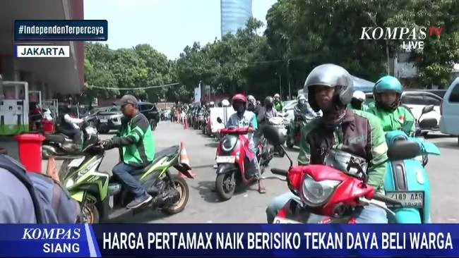 Usai Harga Pertamax Naik, Terpantau Antrean Panjang Warga di SPBU ...