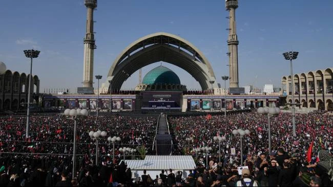 pemakaman-ayatollah-ali-khamenei-dimulai-seruan-pembalasan-dan-bunuh-trump-menggema