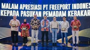 Dinilai Berjasa Pasukan Pemadam Kebakaran Surabaya dan Gresik Dapat Penghargaan