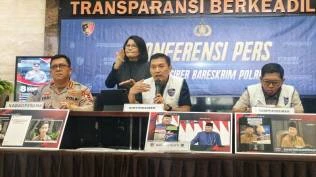 Petugas Bareskrim Mabes Polri Buru Sindikat Kasus Penipuan Video Deepfake Pejabat Negara