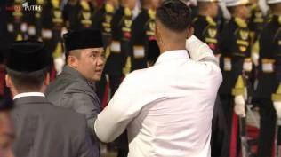 Momen Mayor Teddy Tegur Paspampres saat Payungi Presiden Prabowo Sambut Presiden Erdogan