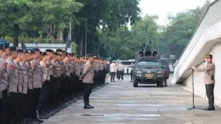 Demo Indonesia Gelap di Patung Kuda Jakarta Petugas Keamanan Kerahkan 588 Personel