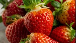 7 Manfaat Stroberi untuk Kesehatan Cegah Darah Tinggi hingga Pikun